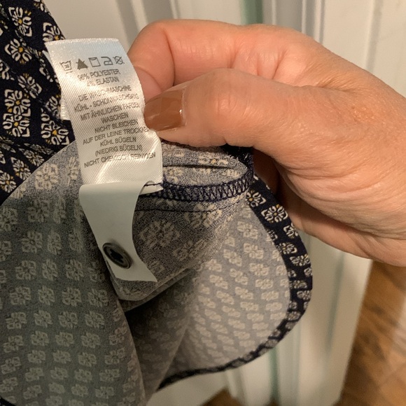 Classic Lila Rose navy/yel/wht tunic with button up sleeves. Sz M. EUC. - Picture 10 of 11